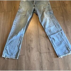 Levi’s size 32w30L light stone wash